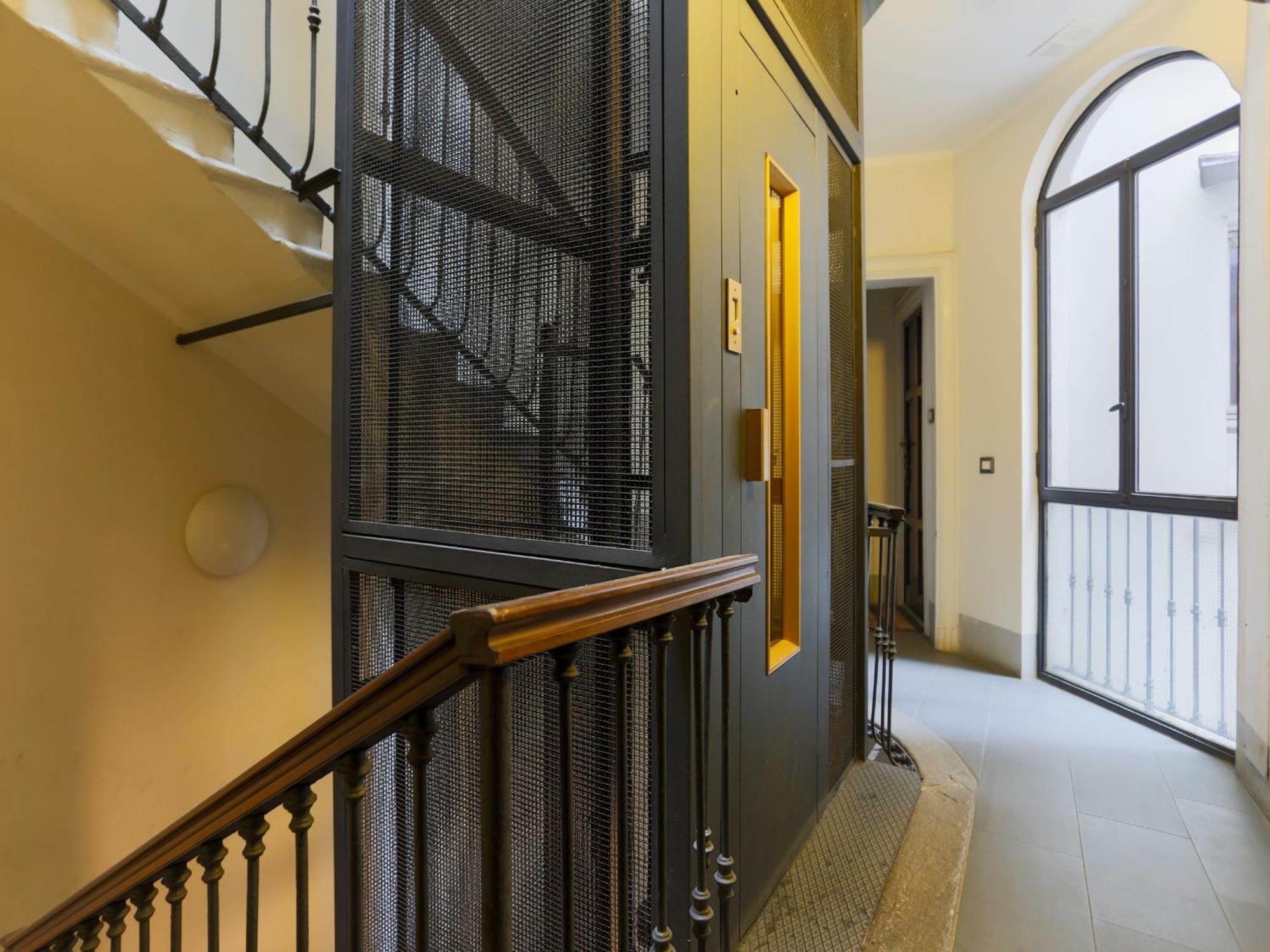 The Best Rent - Spacious One-Bedroom Apartment Near The Columns Of San Lorenzo Milan Exterior photo